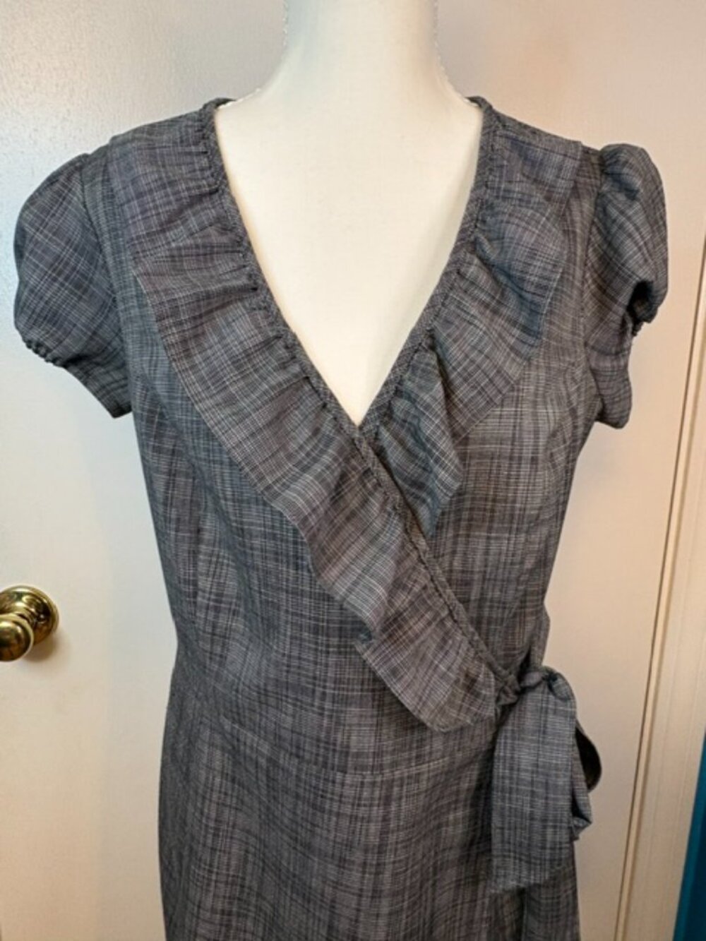The limited Gray plaid wrapped skirt - Picture 2 of 11